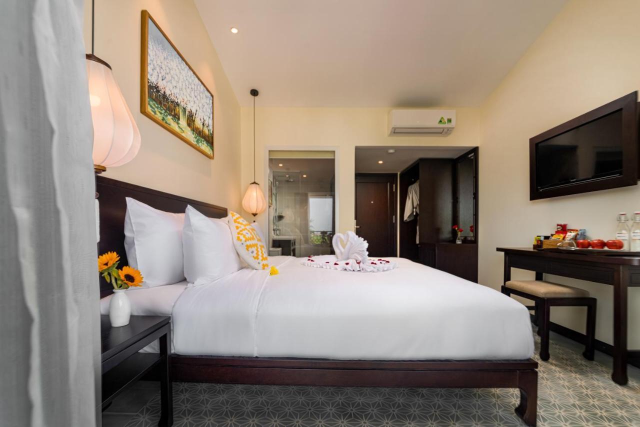 Hoi An Merrily De Art Hotel Bagian luar foto
